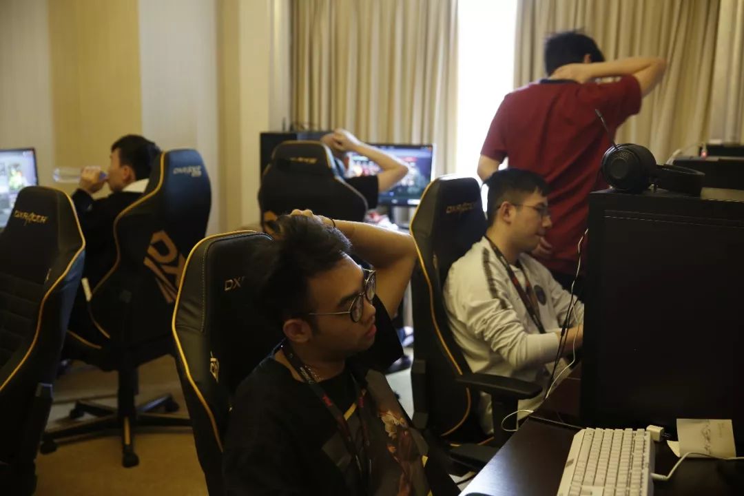 他们的慢节 他们的慢节